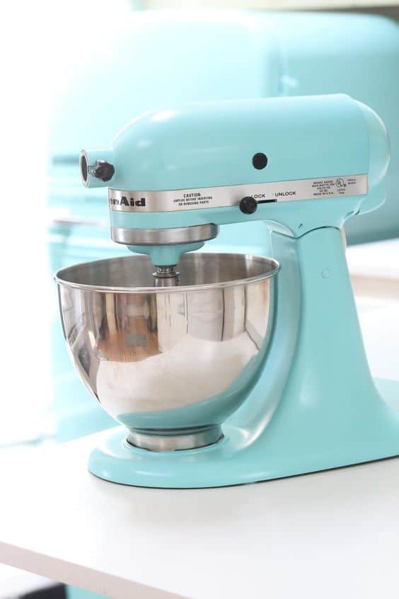 how-to-make-store-bought-frosting-better